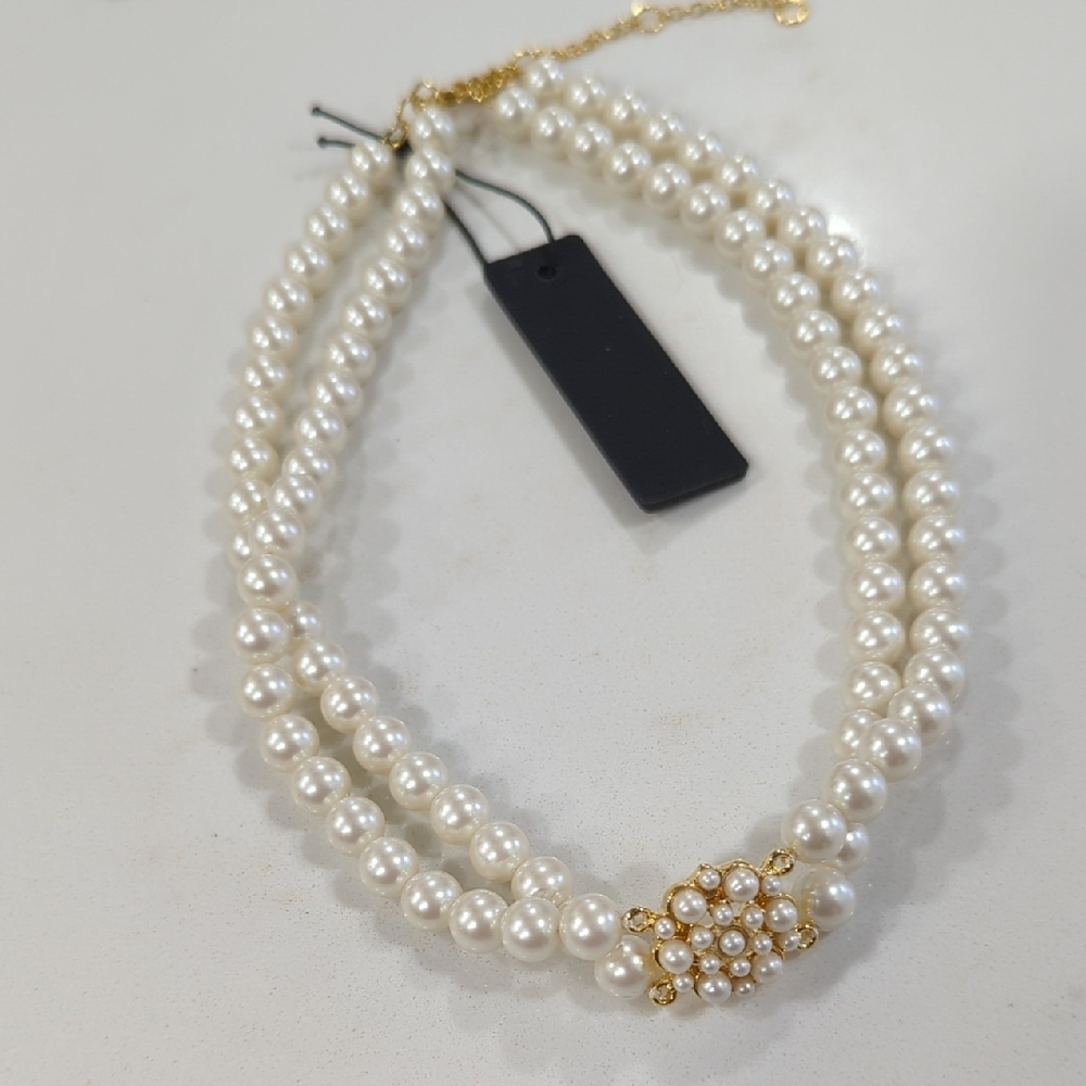 Ann Taylor Double Strand Pearl Necklace with Gold Clasp and Pearl and Gold - Picture 6 of 7